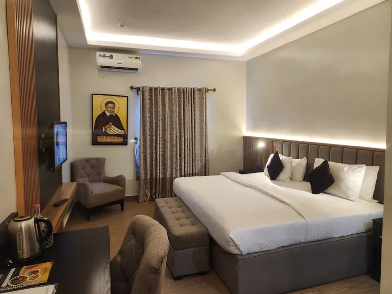 Rooms & suites