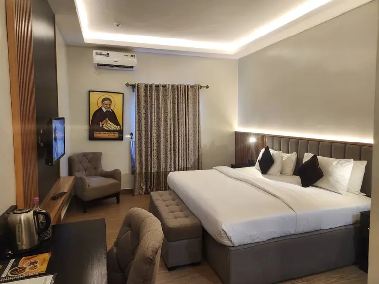Almond Single Premium
