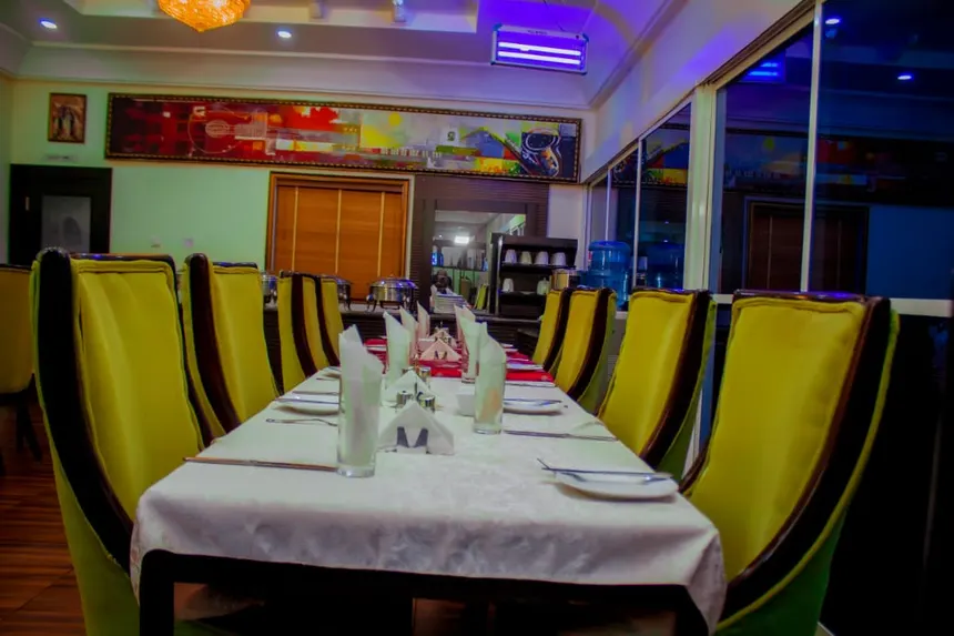 Restaurant & private dining